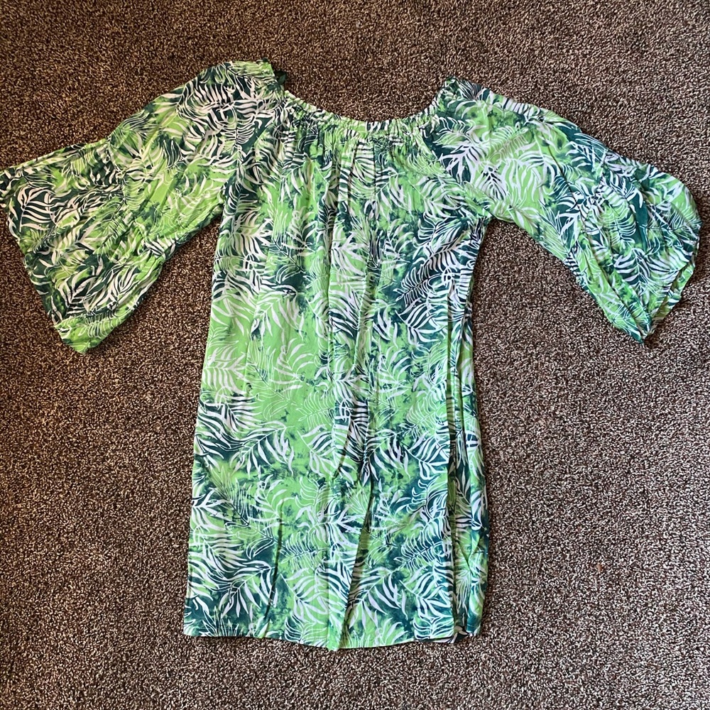 Green Tropical Leaf Cover Up